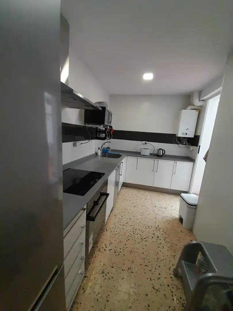 Cuina de Pis de lloguer en Valencia amb Aire condicionat, Terrassa i Moblat