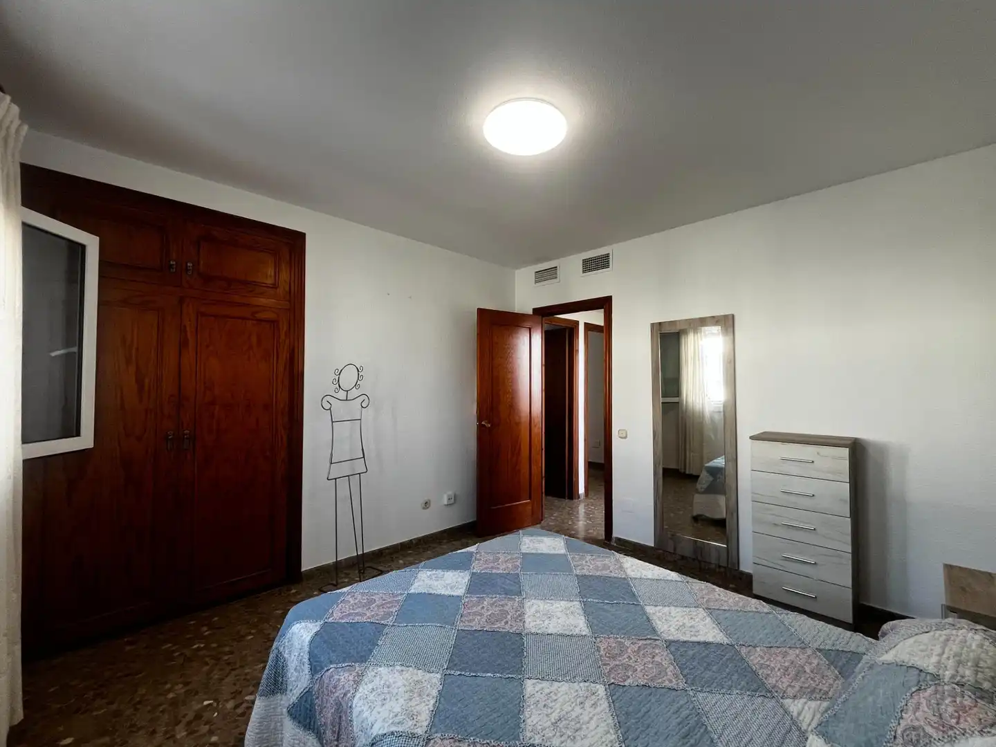 Dormitori de Casa adosada de lloguer en Almería amb Aire condicionat, Calefacció i Jardí privat