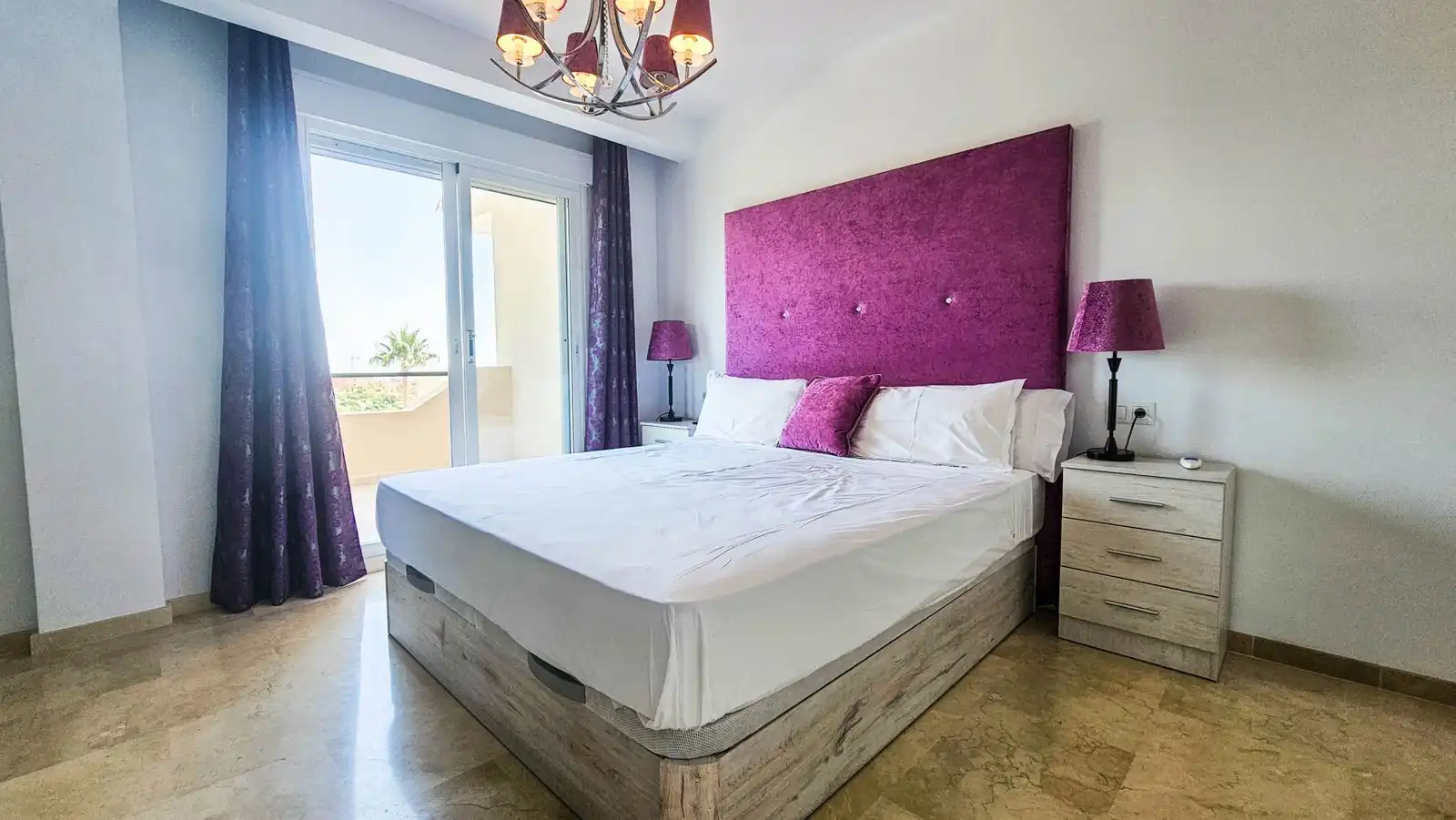 Habitación de Casa adosada en venta en Manilva con Aire acondicionado, Piscina y Amueblado