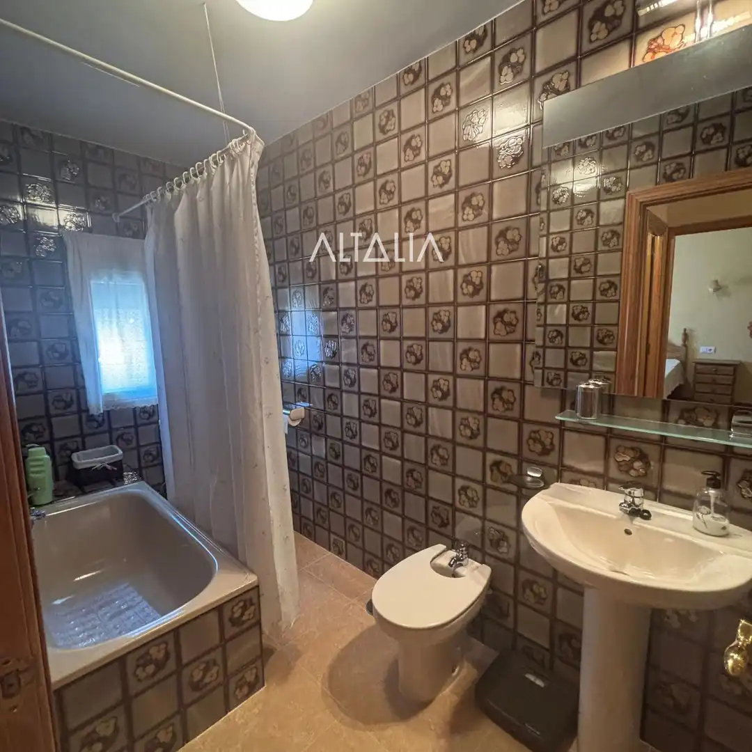 Bathroom of Flat for sale in Poyatos  with Terrace