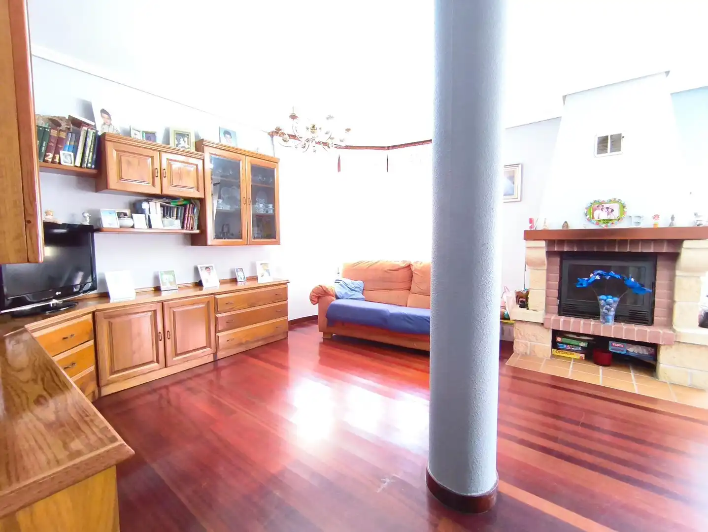 Sala de estar de Casa adosada en venta en Castañeda con Calefacción, Jardín privado y Terraza