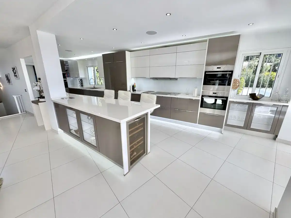 Chalet con piscina en venta en Calle Huelva de Calahonda 3820, imagen 10