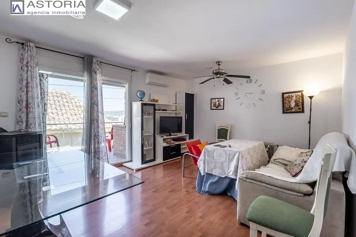 Wohnzimmer von Wohnung zum Verkauf in Monachil mit Klimaanlage, Heizung und Terrasse