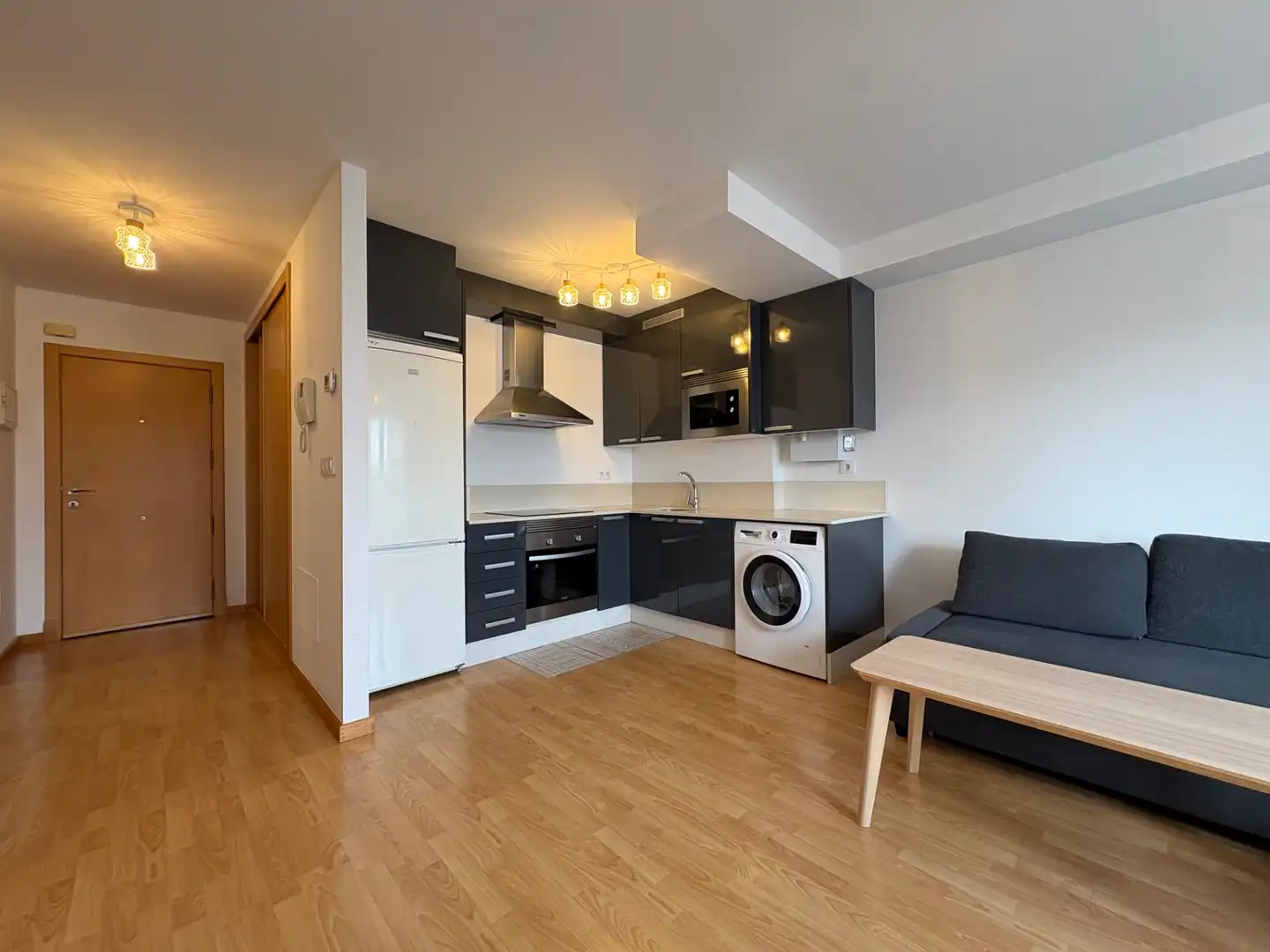 Flat for rent in Plaza de Tranvías, Alto del Castaño