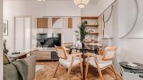 Sala d'estar de Apartament de lloguer en  Madrid Capital amb Aire condicionat, Calefacció i Moblat