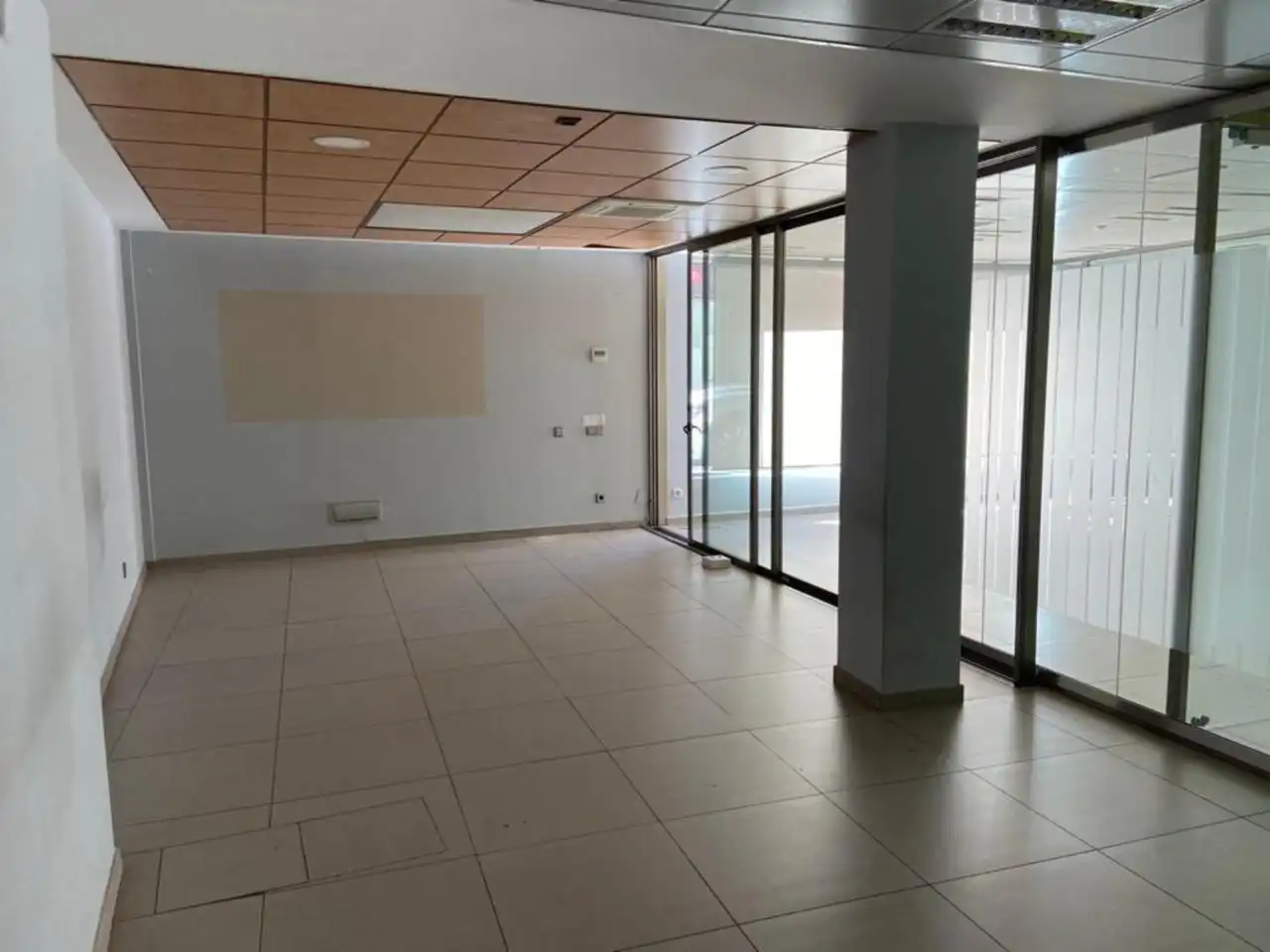 Oficina de lloguer a Montornès del Vallès, imagen 7