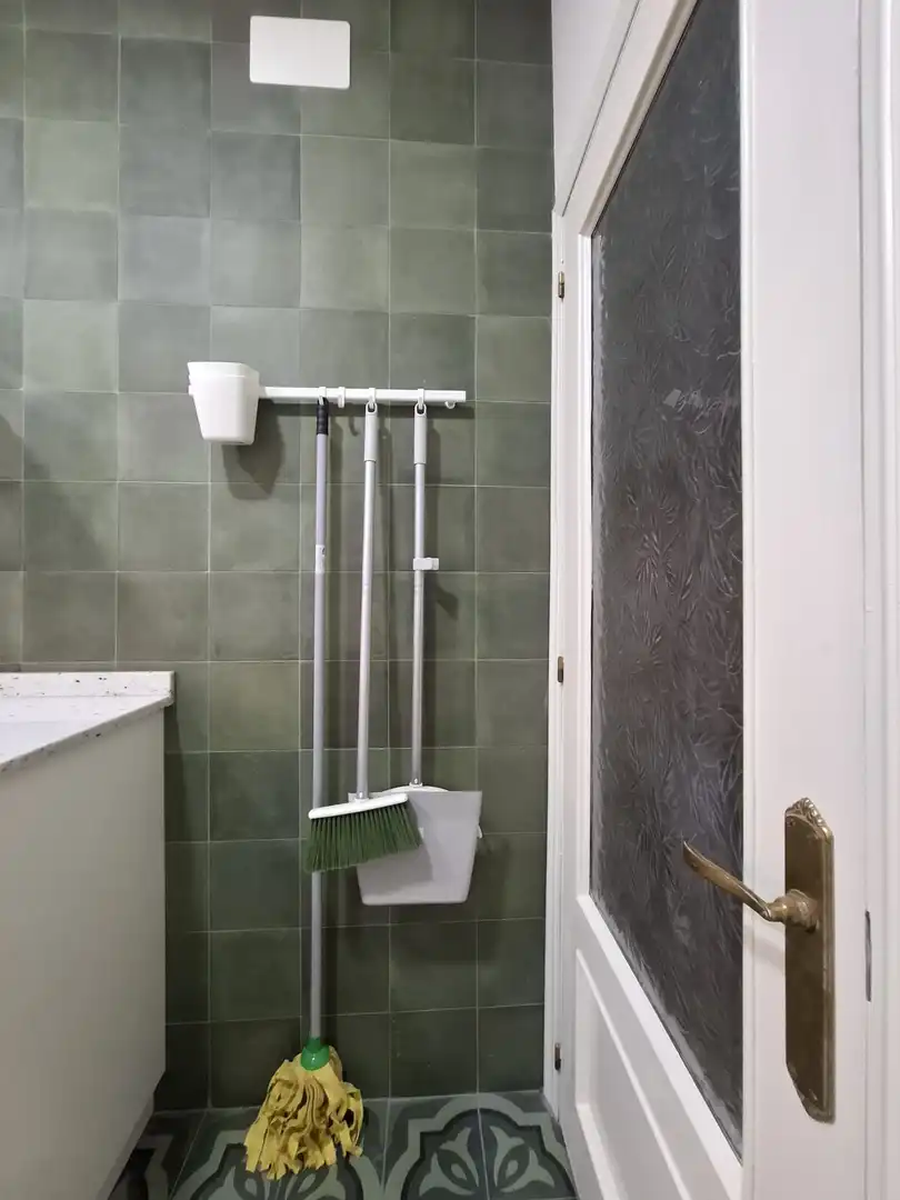 Bathroom of Flat for rent in Gijón   with Heating and Furnished