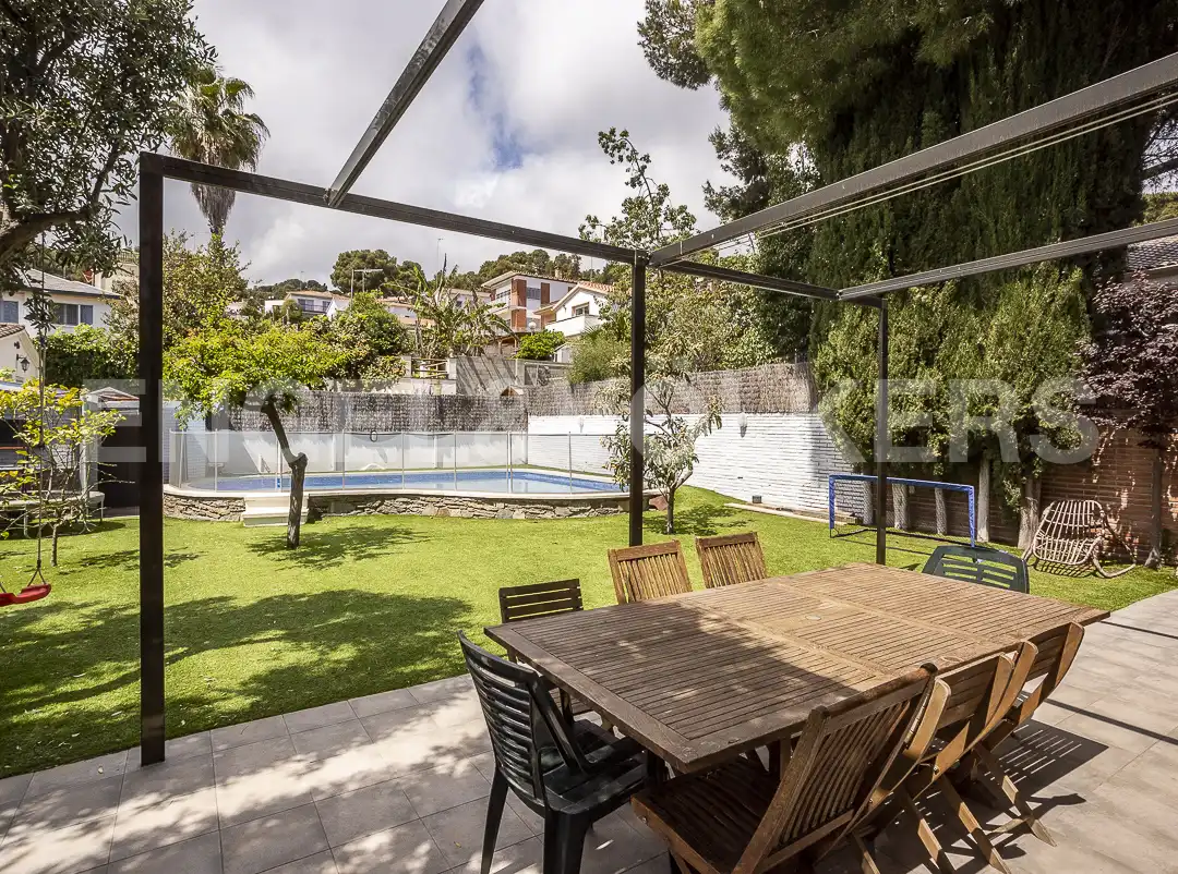 Garden of Houses for sale in Castelldefels  with Air Conditioner, Heating and Private garden