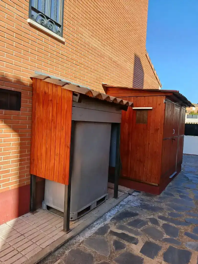 Vista exterior de Casa o chalet en venta en Moraleja de Enmedio con Piscina y Balcón