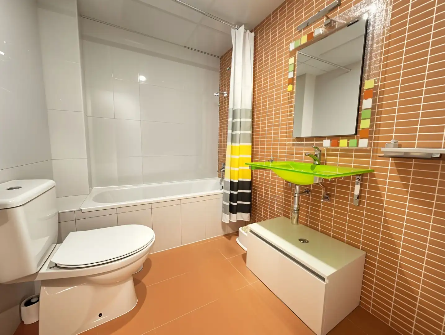 Bathroom of Flat for sale in Paracuellos de Jarama  with Air Conditioner, Heating and Terrace