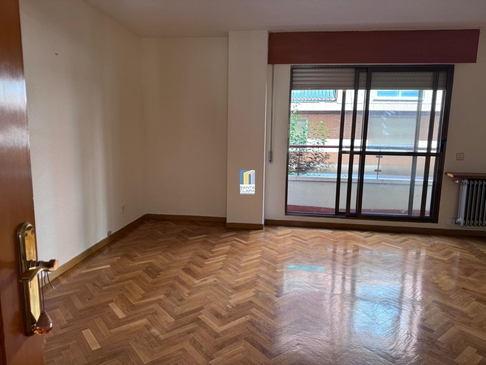 Bedroom of Flat for sale in Zamora Capital   with Heating, Parquet flooring and Terrace