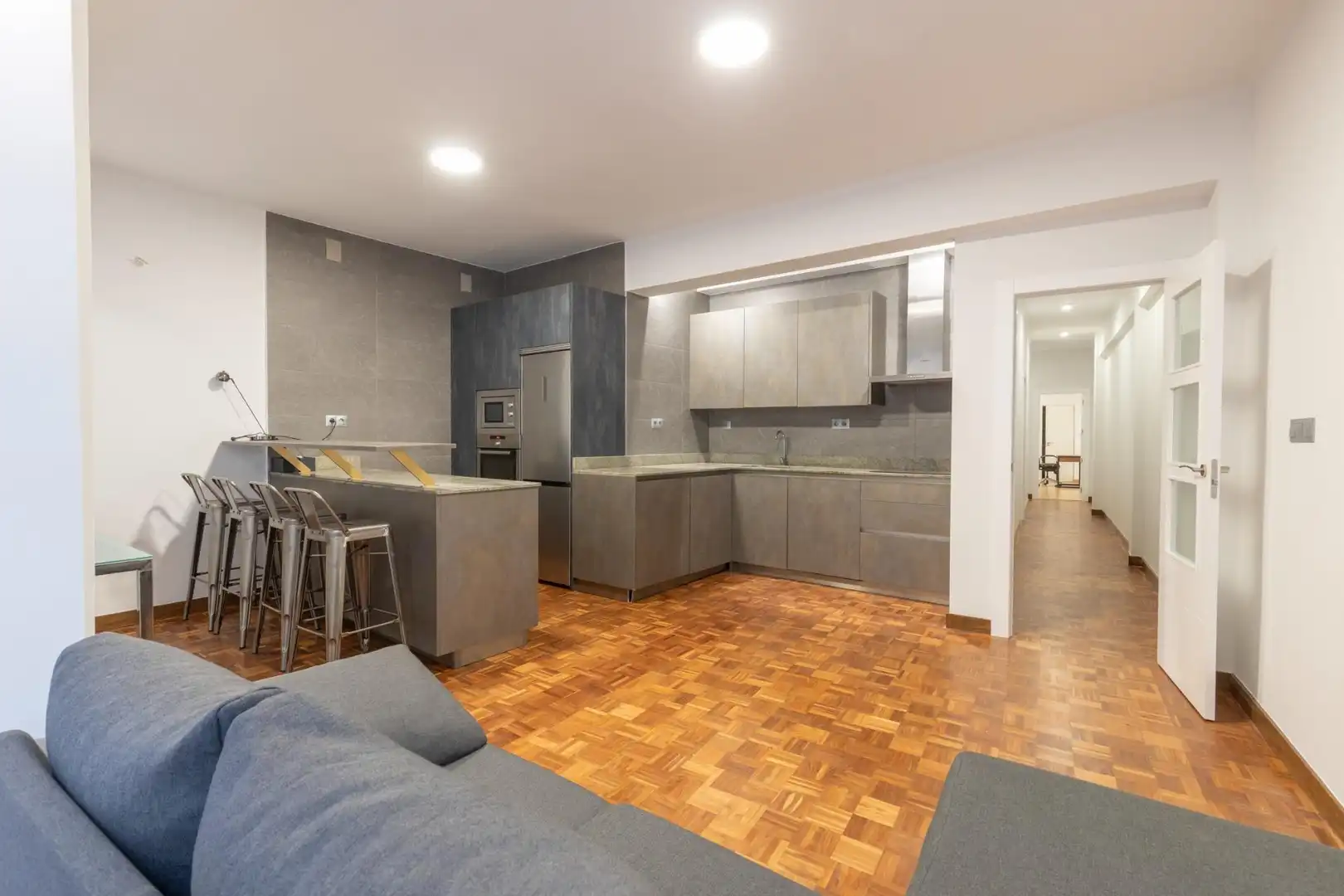Küche von Wohnung zum Verkauf in Granada mit Parkett