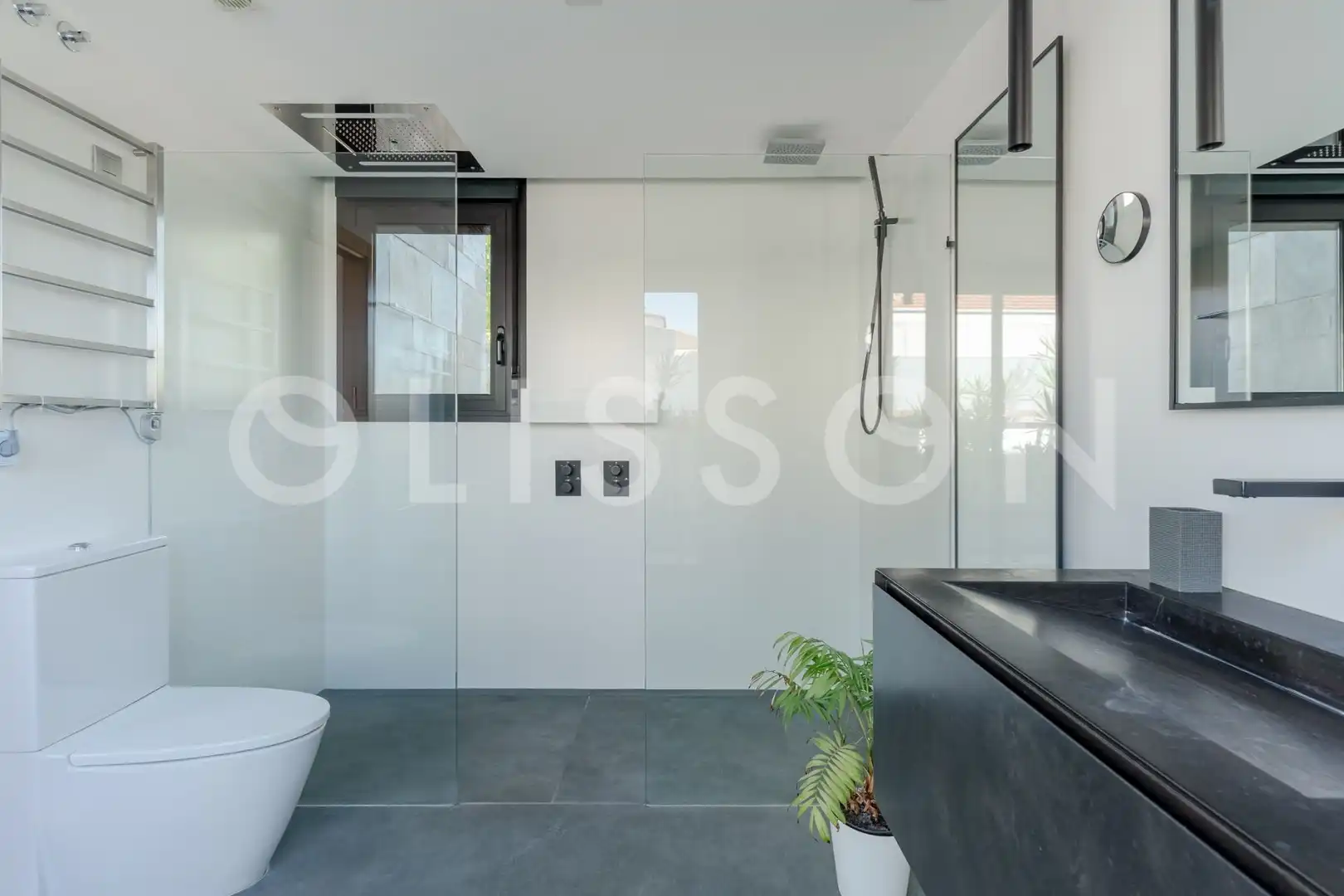 Baño de Casa o chalet en venta en Madrid con Aire acondicionado, Calefacción y Jardín privado