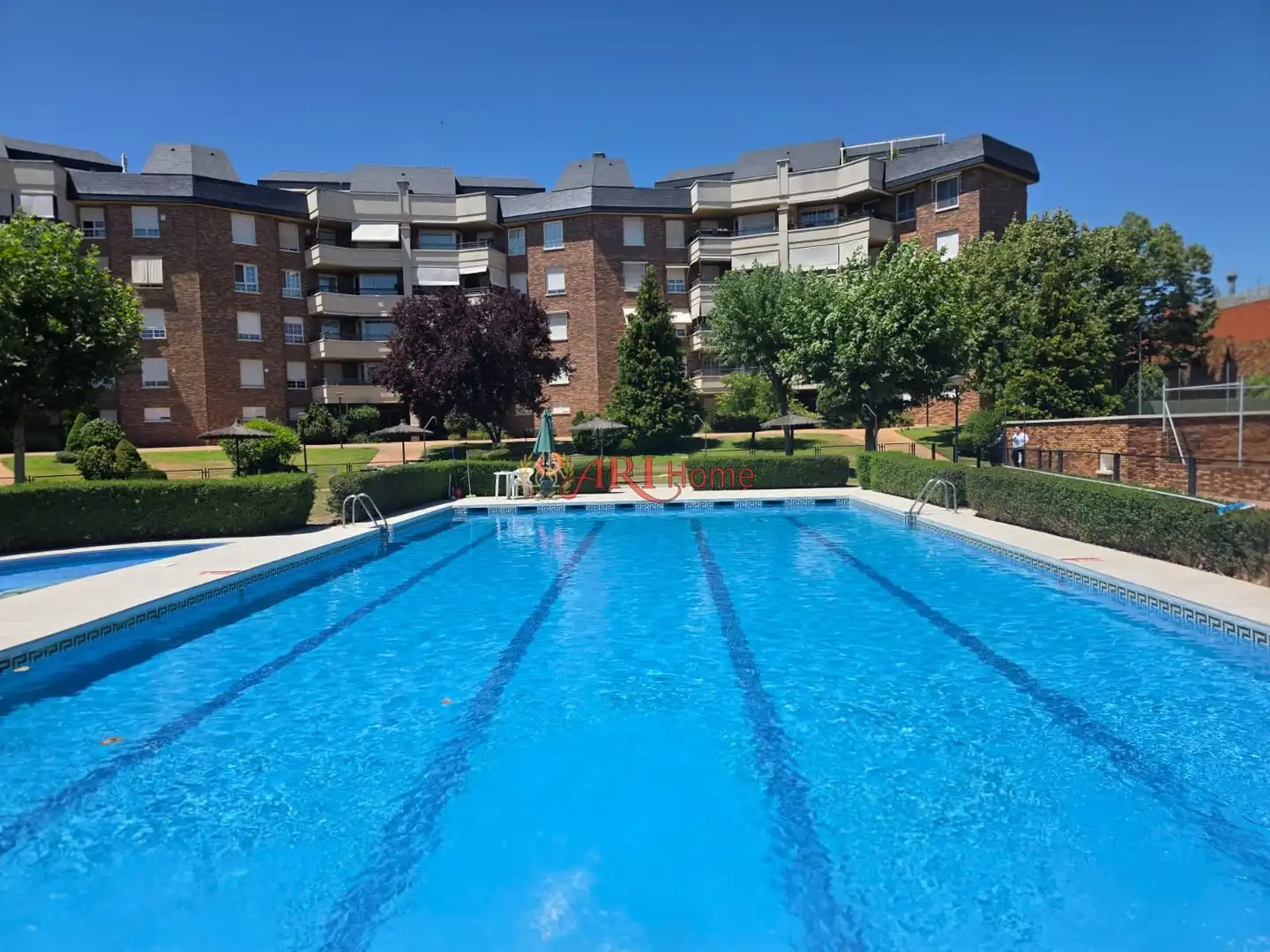 Piscina de Pis en venda en Majadahonda amb Aire condicionat, Calefacció i Terrassa