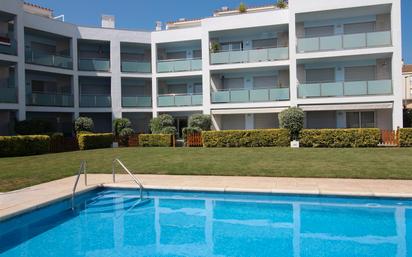 Piscina de Apartament en venda en L'Escala amb Jardí privat, Terrassa i Forn