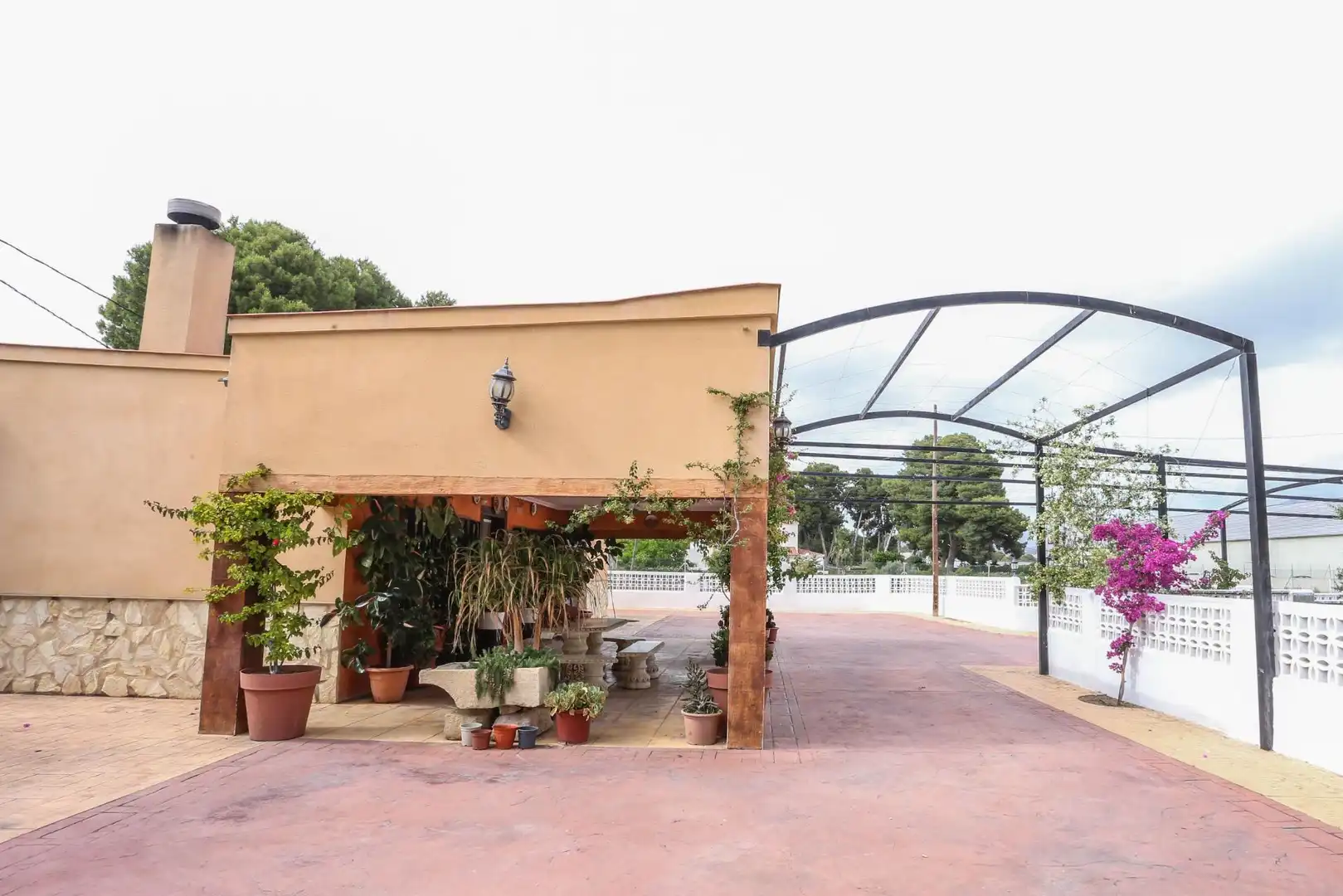 Terrassa de Casa o xalet en venda en Elda amb Aire condicionat, Calefacció i Jardí privat