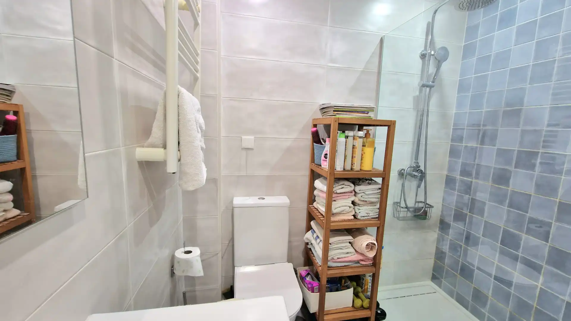 Baño de Casa adosada en venta en Mairena del Aljarafe con Aire acondicionado