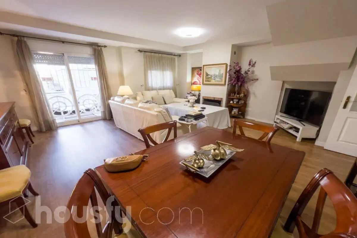 Sala d'estar de Casa o xalet en venda en Bormujos amb Aire condicionat, Jardí privat i Terrassa