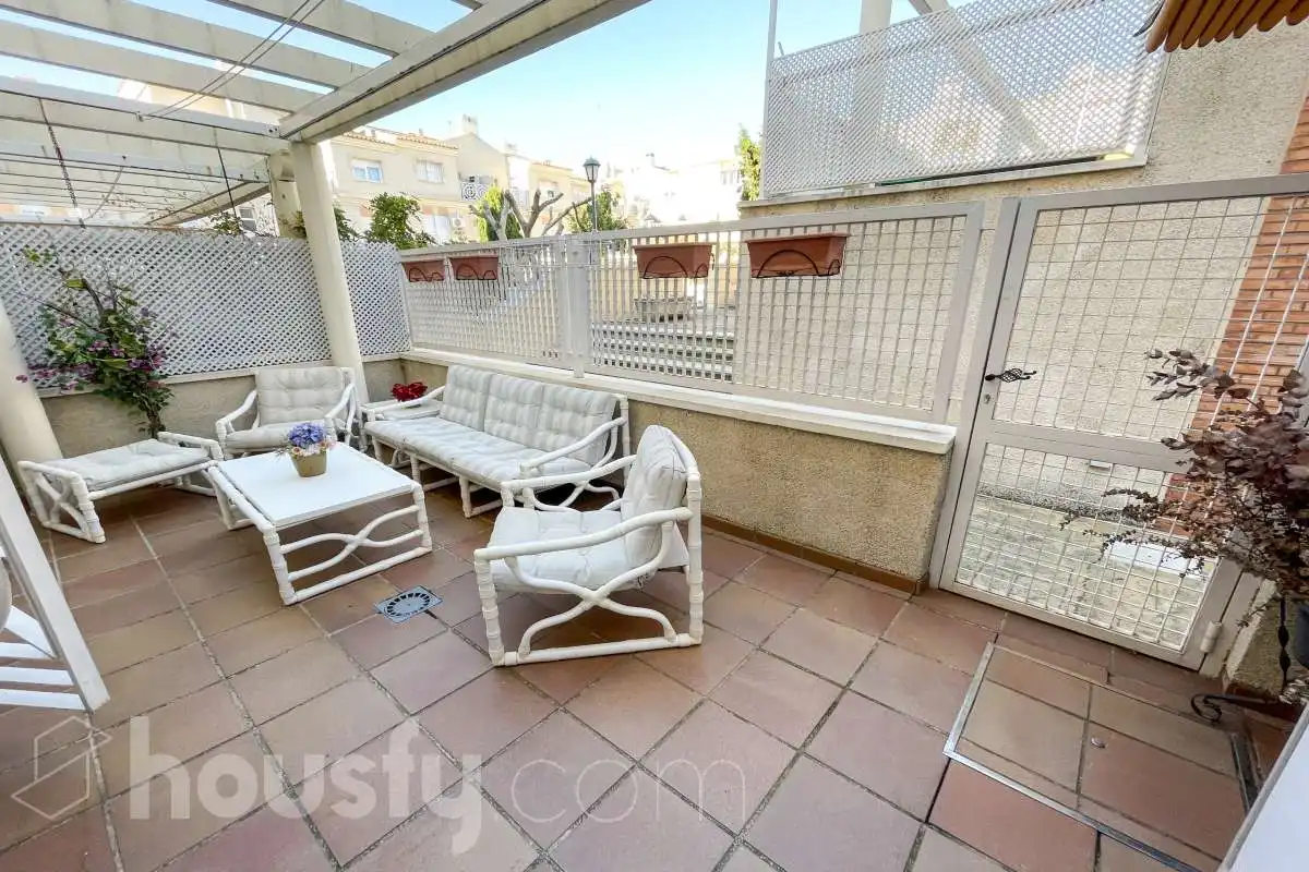 Terrassa de Casa o xalet en venda en Bormujos amb Aire condicionat, Jardí privat i Terrassa