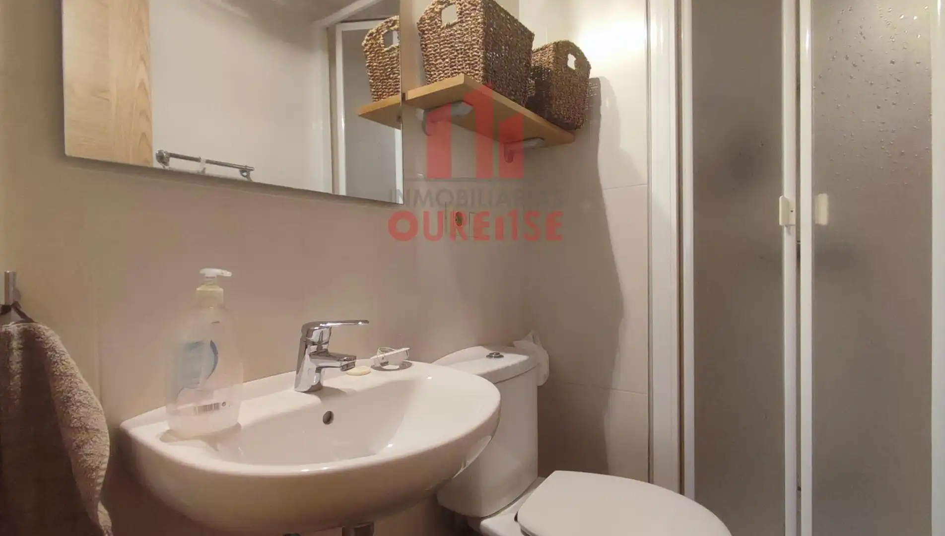 Badezimmer von Wohnung zur Miete in Ourense Capital  mit Heizung und Möbliert