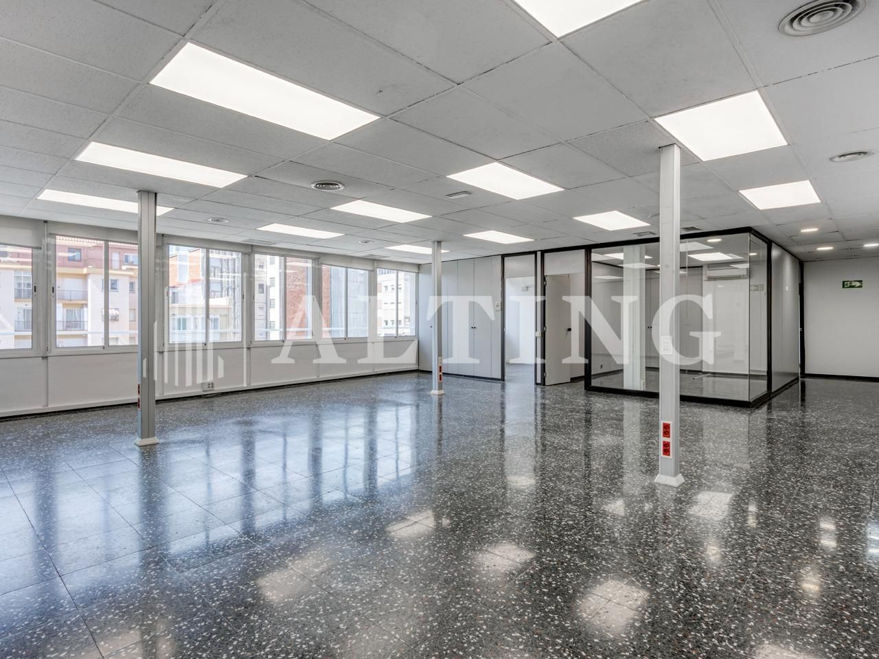 Office to rent in  Barcelona Capital  with Air Conditioner