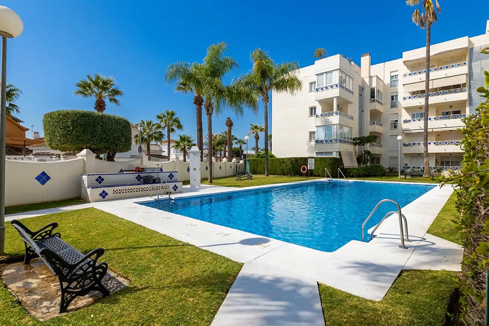 Swimming pool of Apartments for sale in Marbella  with Terrace and Community pool