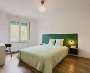 Bedroom of Apartment to share in  Barcelona Capital  with Heating, Furnished and Oven