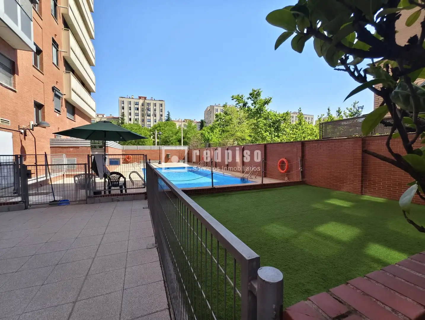 Swimming pool of Flat for sale in Madrid  with Air Conditioner, Heating and Private garden