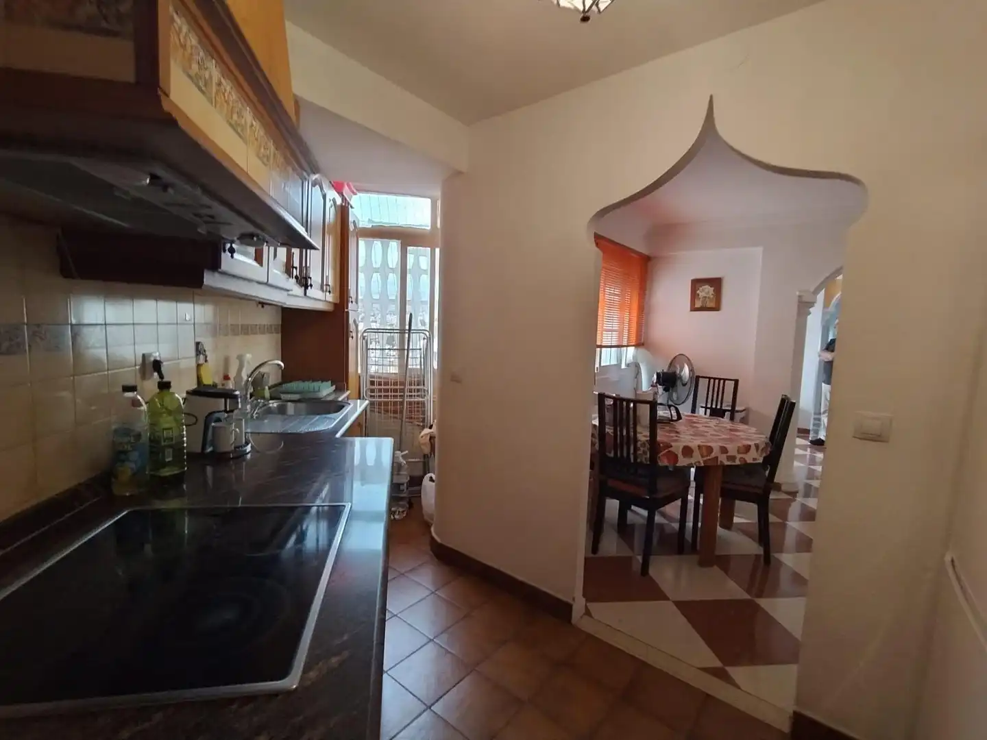 Cocina de Apartamento de alquiler en Fuengirola con Jardín privado, Terraza y Amueblado