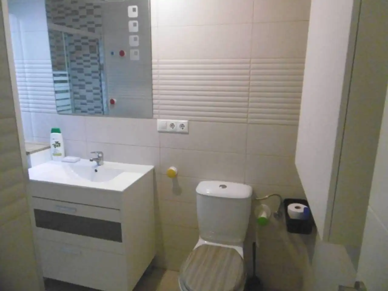 Bathroom of Flat for rent in Almería  with Air Conditioner, Terrace and Furnished