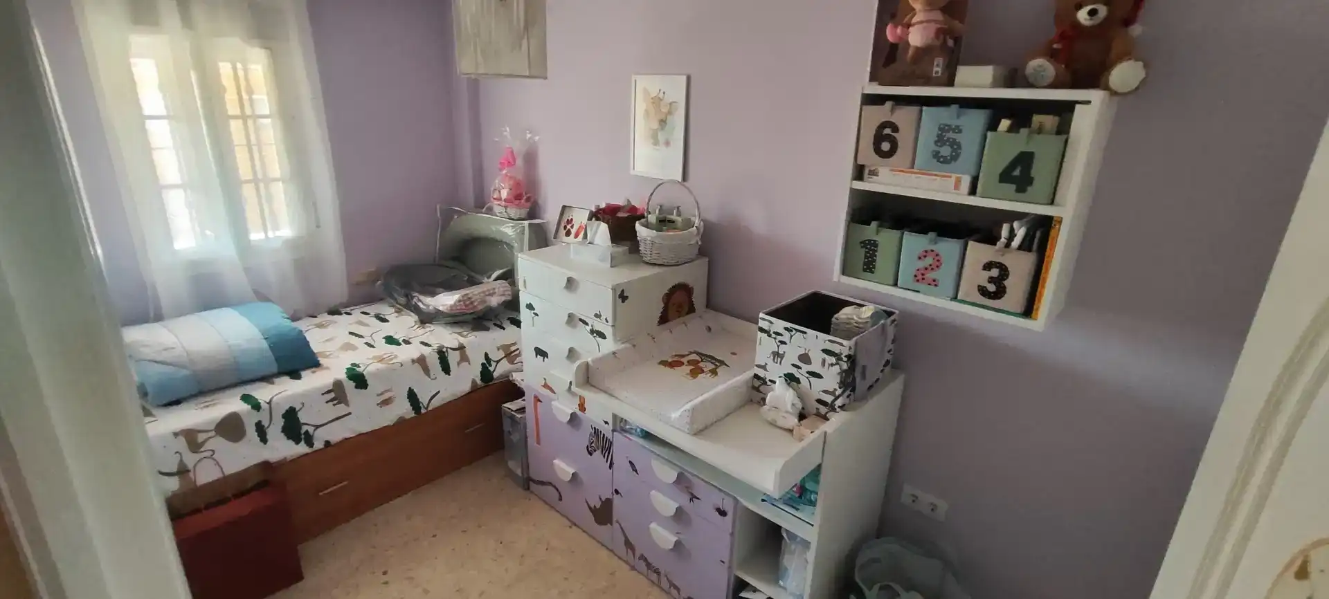 Dormitori de Casa adosada en venda en Algeciras amb Balcó