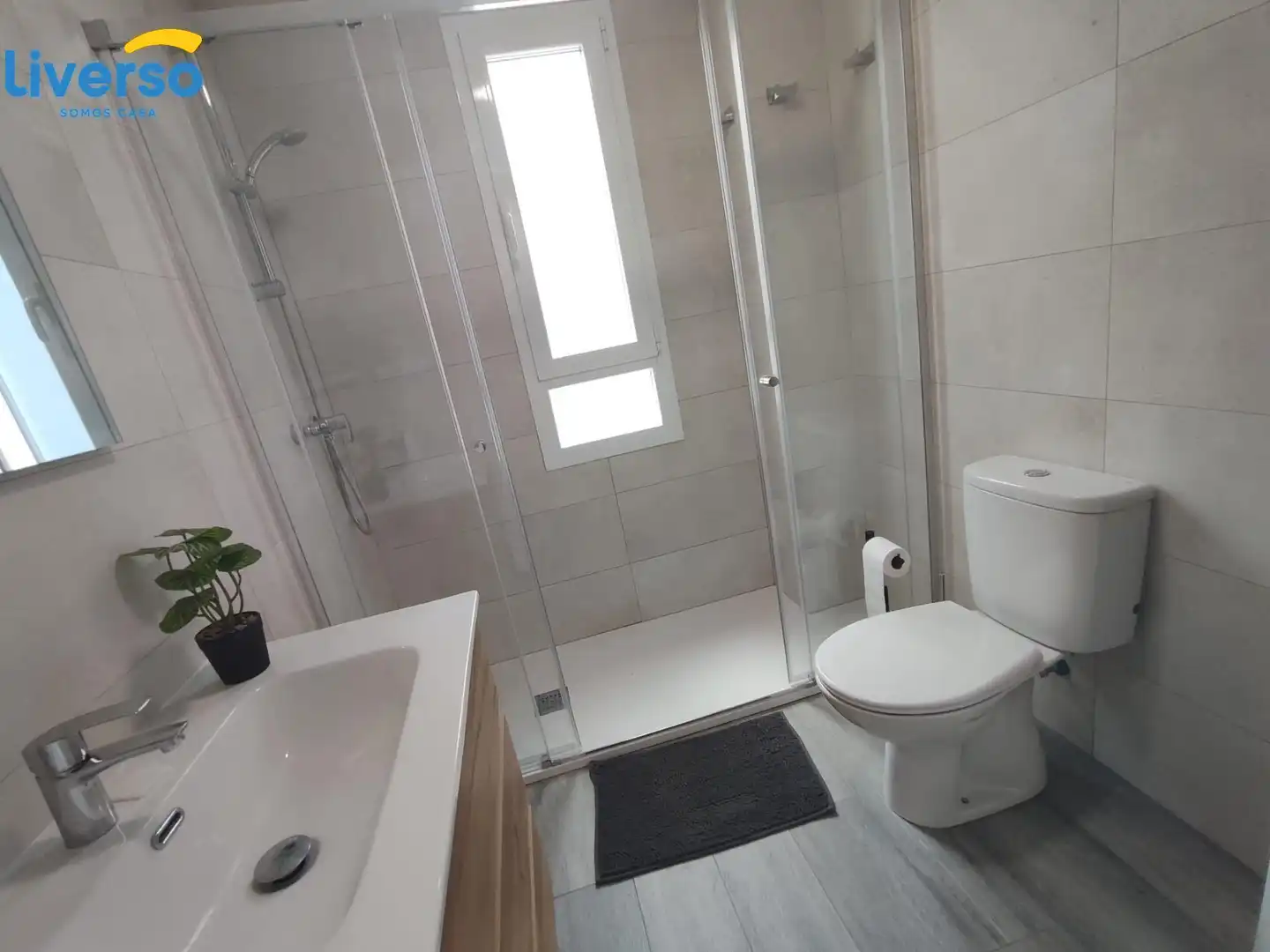 Baño de Piso de alquiler en Burgos con Calefacción