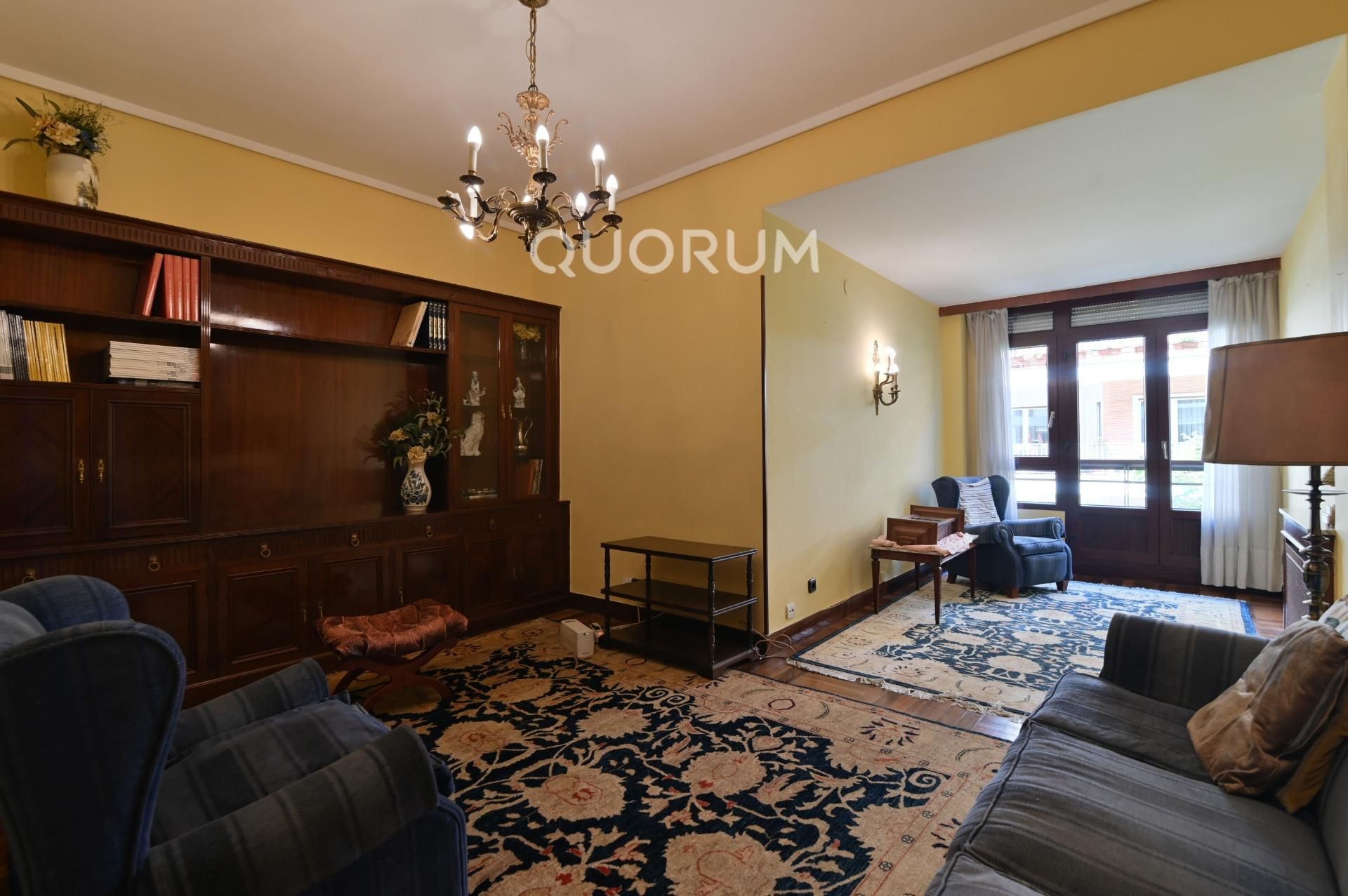 Living room of Flat to rent in Bilbao   with Heating and Balcony