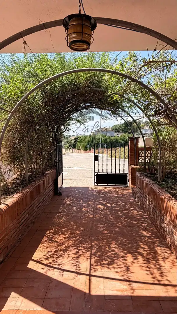 Casa con jardín en venta en Carrer Carrer Avet, imagen 5