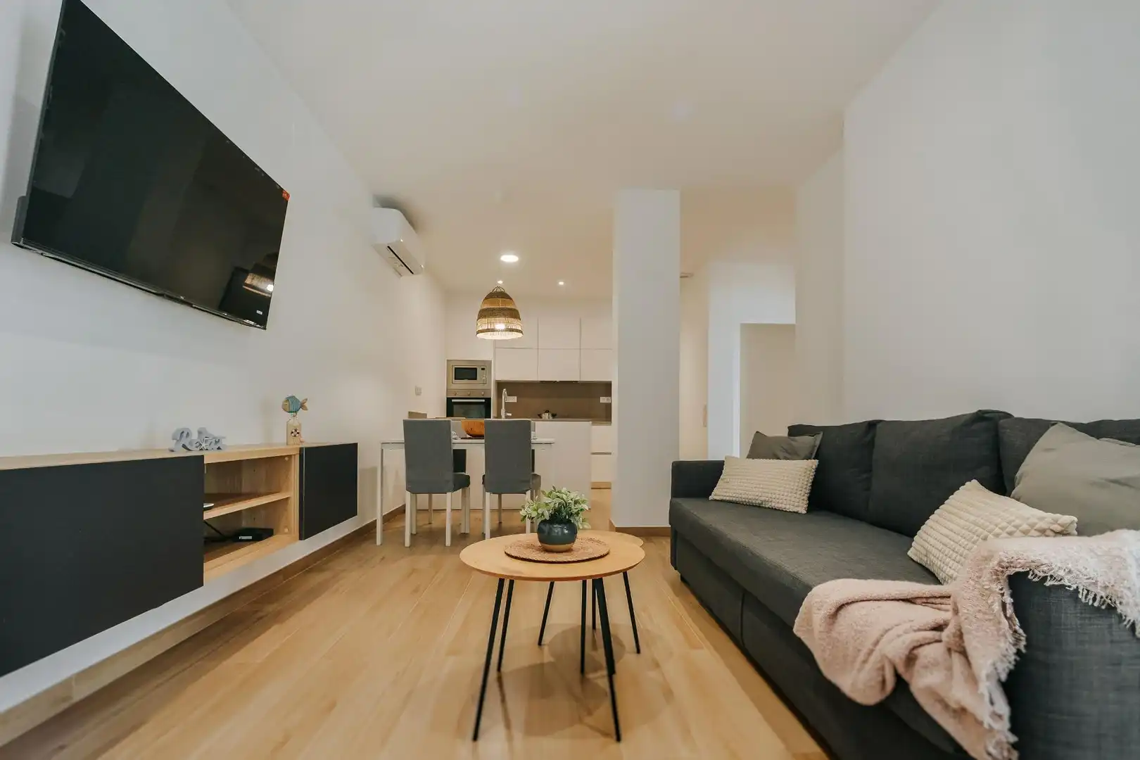 Wohnzimmer von Erdgeschoss zur Miete in Palamós mit Klimaanlage, Heizung und Terrasse