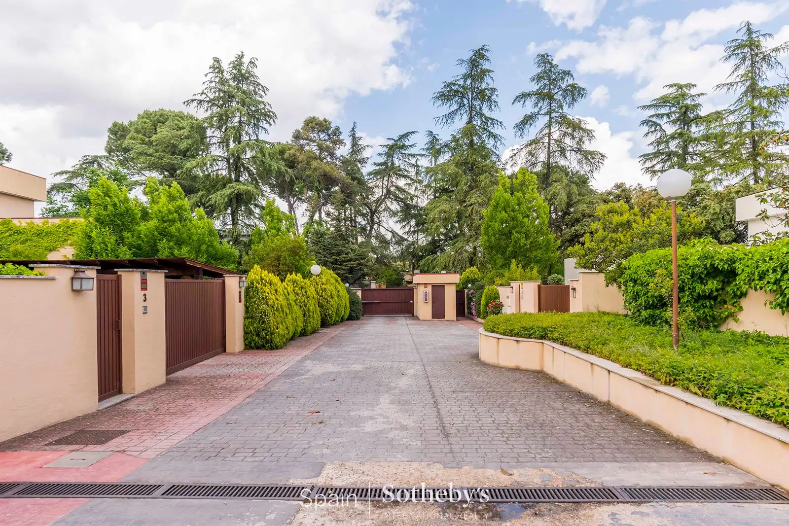 Vista exterior de Casa o xalet de lloguer en Madrid amb Aire condicionat, Calefacció i Terrassa