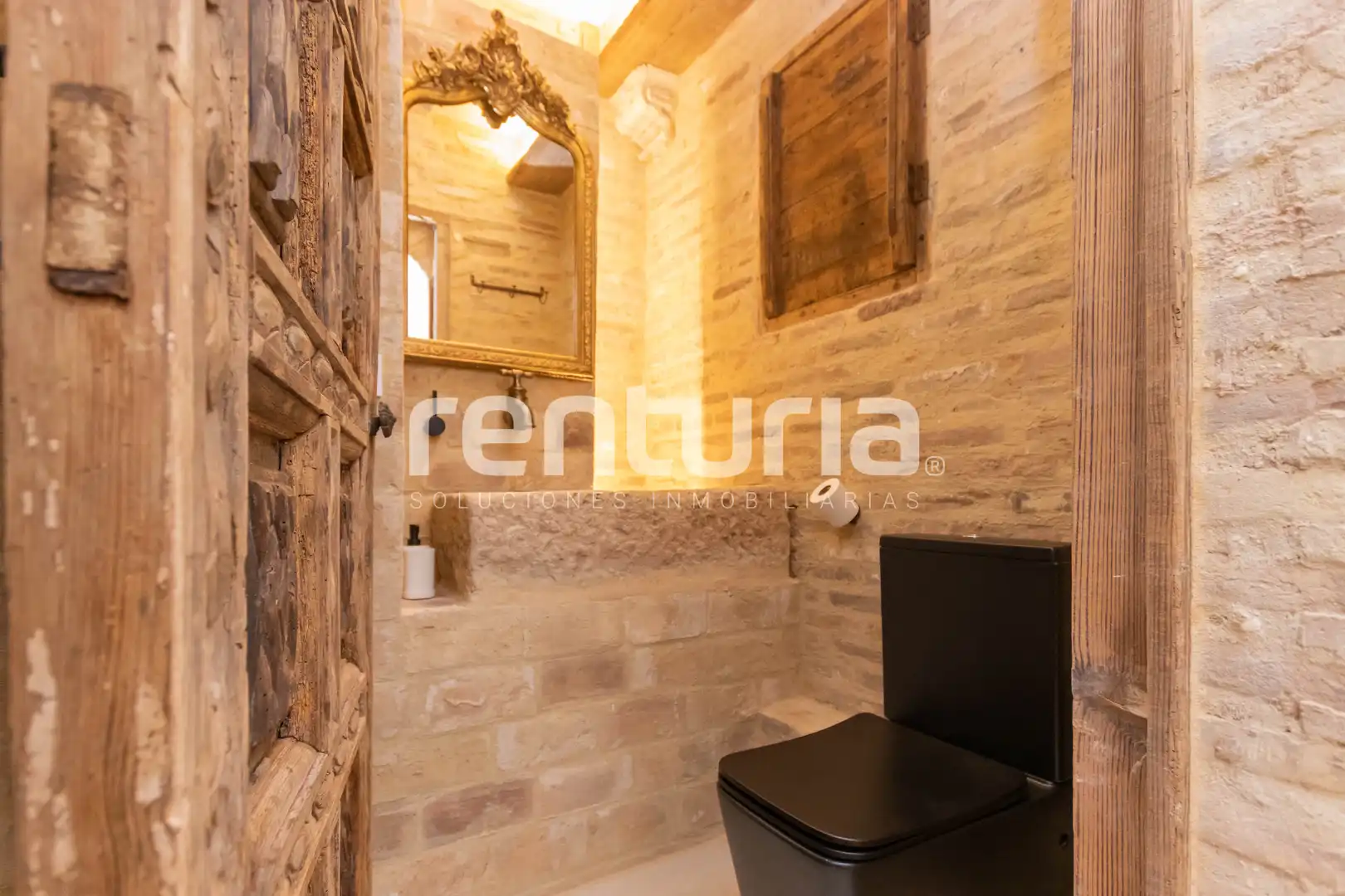 Bathroom of Flat for rent in Valencia  with Air Conditioner, Heating and Furnished