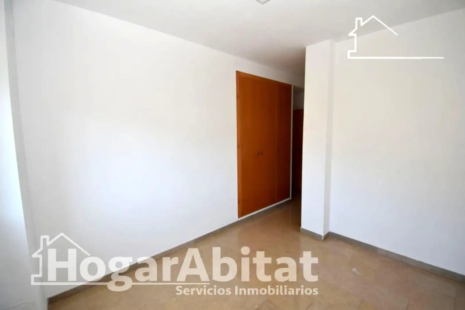 Dormitori de Pis en venda en Llaurí amb Aire condicionat i Balcó