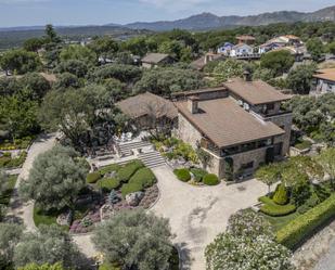 Vista exterior de Casa o xalet en venda en Fresnedillas de la Oliva amb Aire condicionat, Terrassa i Balcó