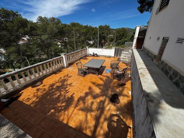 Casa amb jardí en venda a Calle GAUDI