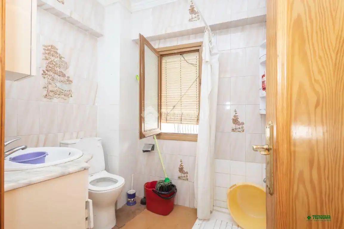 Bany de Pis en venda en Almería