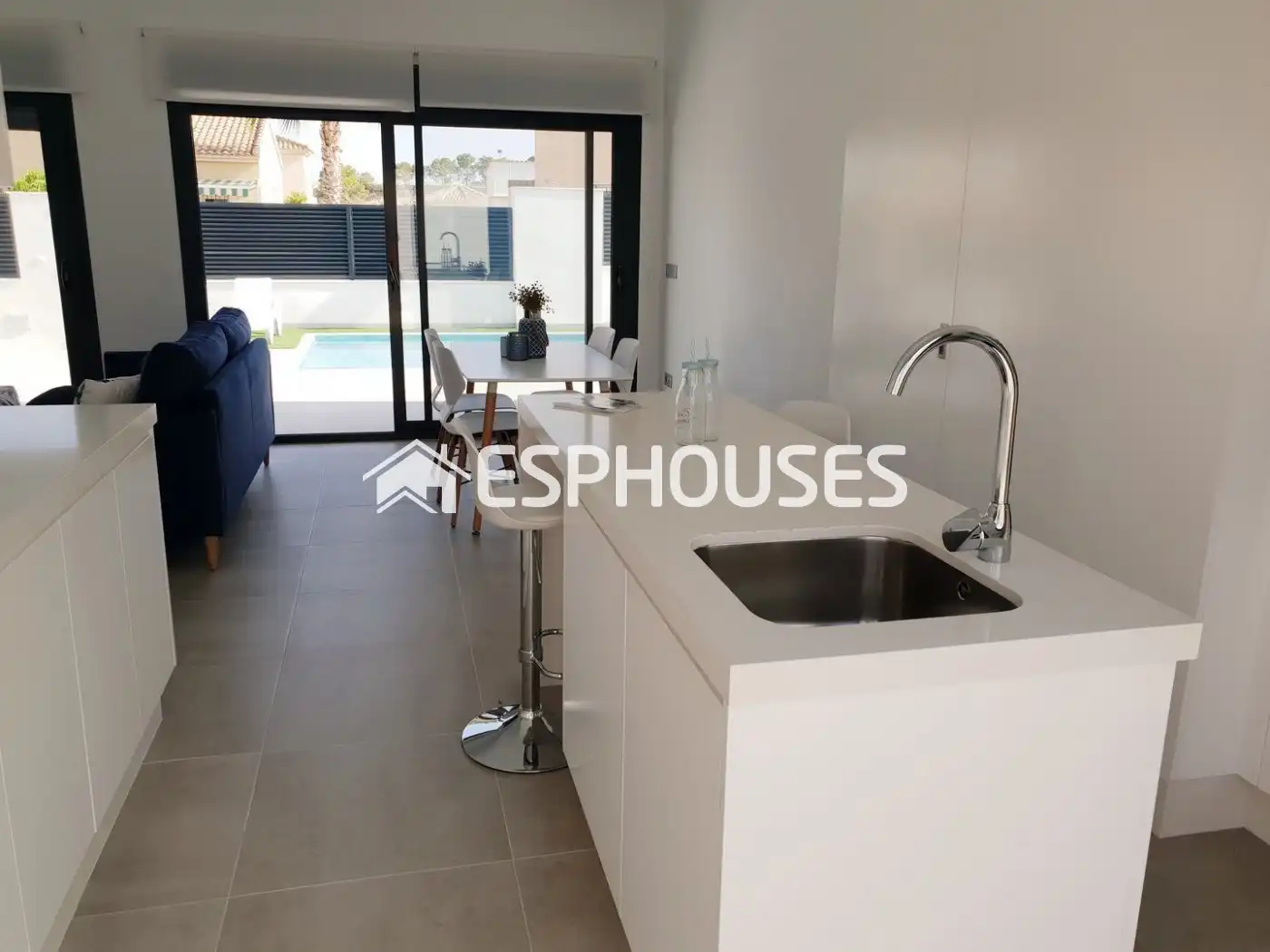 Cuina de Casa o xalet en venda en Pilar de la Horadada amb Terrassa, Piscina i Balcó