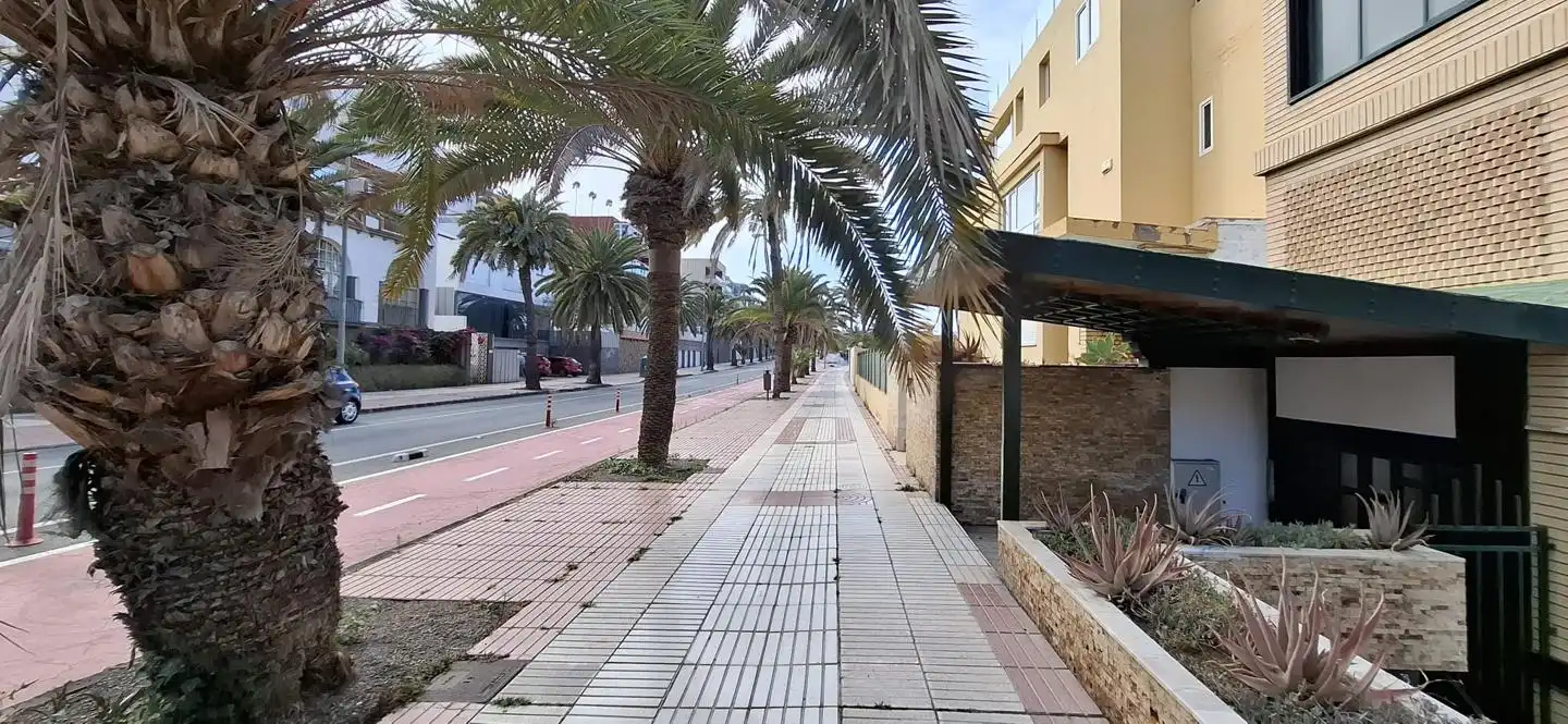 Wohnung zur Miete in Chil, 220, Ciudad Jardín