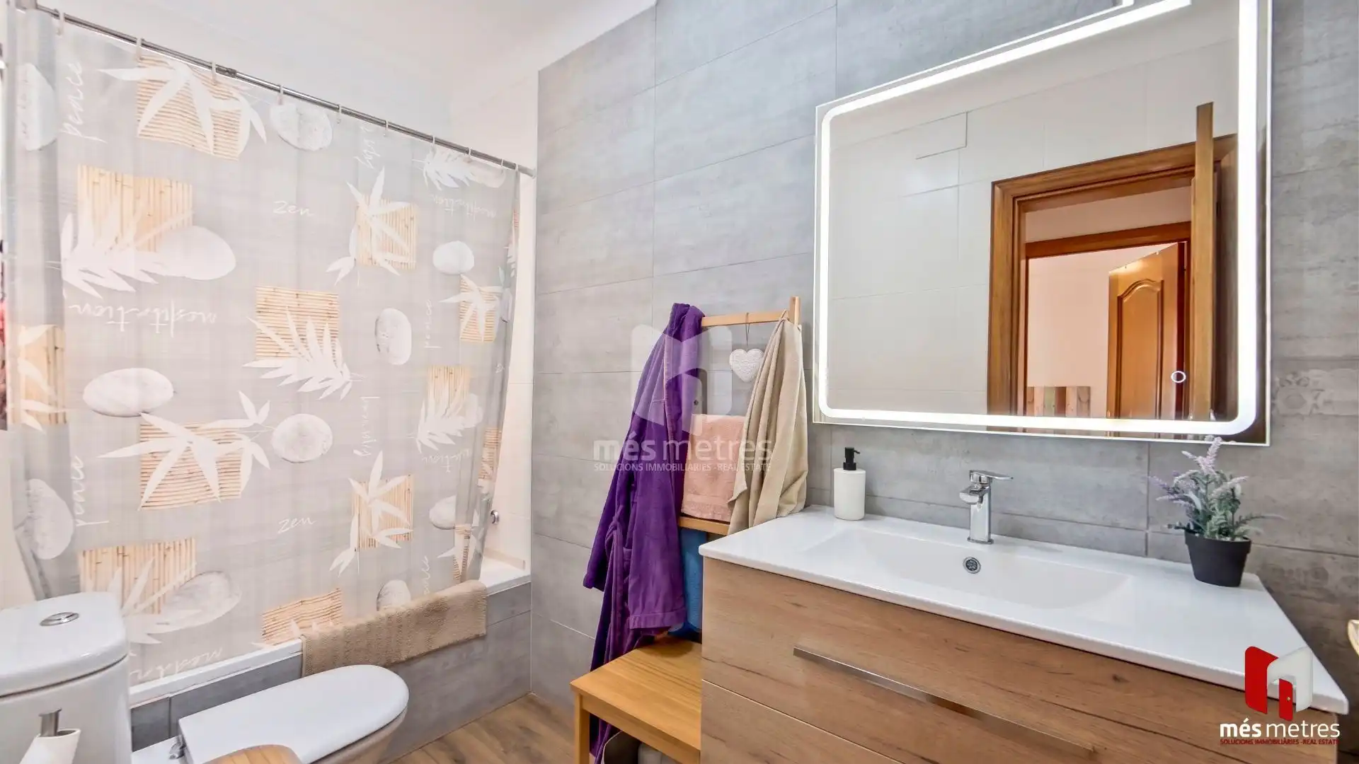 Baño de Piso en venta en Alella con Calefacción, Jardín privado y Terraza