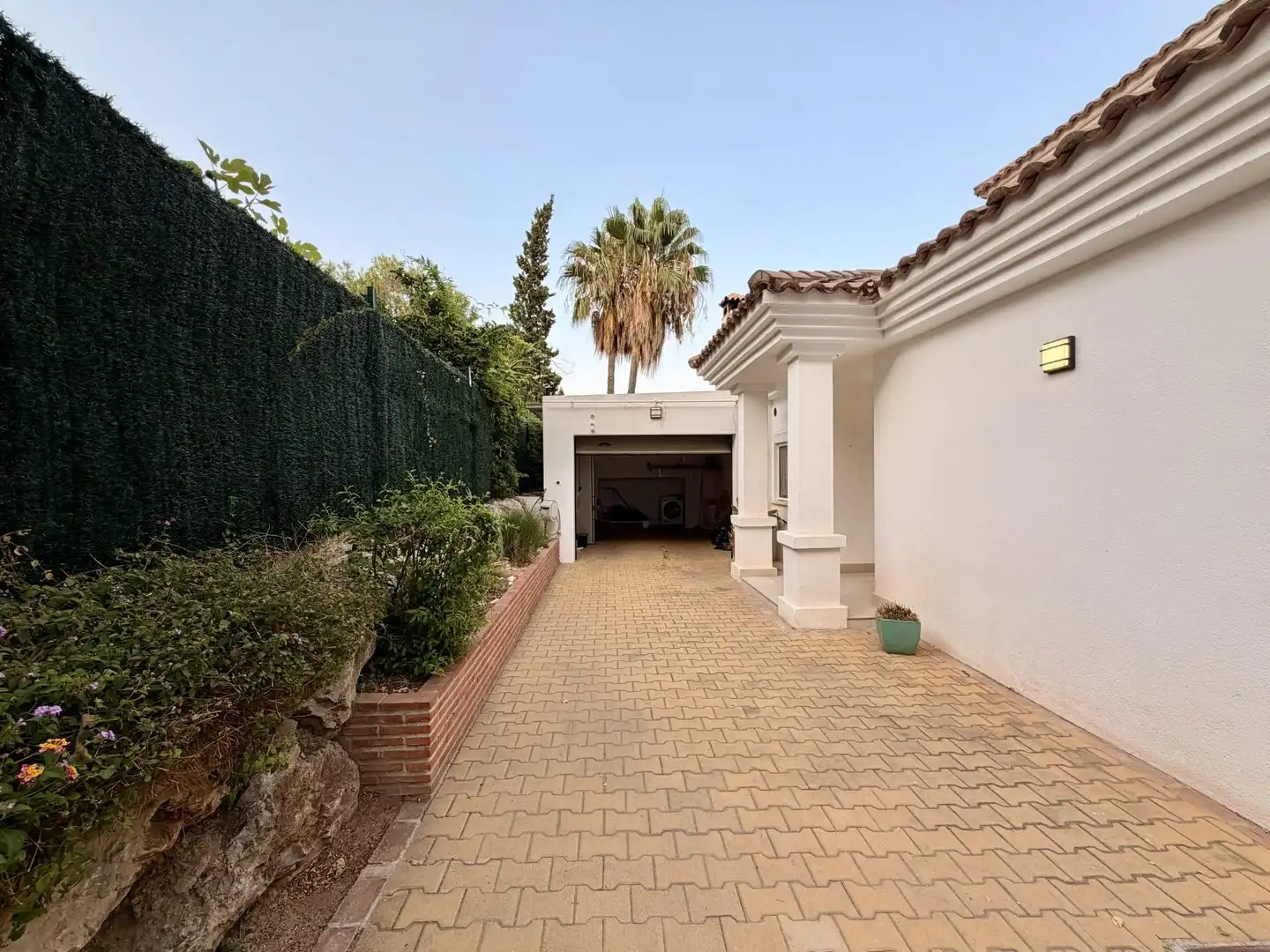 Außenansicht von Haus oder Chalet zum Verkauf in Benalmádena mit Klimaanlage, Heizung und Privatgarten