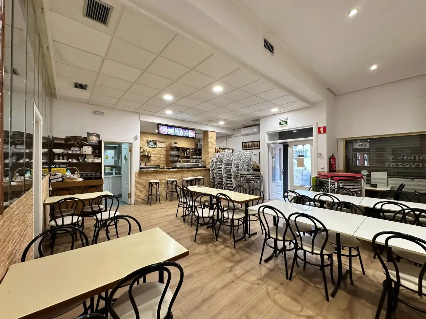 Business premises for sale in Calle de Antonio Tárraga