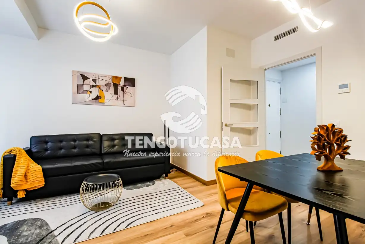 Bedroom of Flat for rent in Madrid  with Air Conditioner, Heating and Furnished