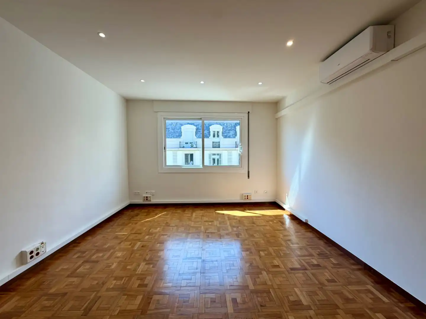 Office space with lift to rent in Carrer de Balmes 181, imagen 8