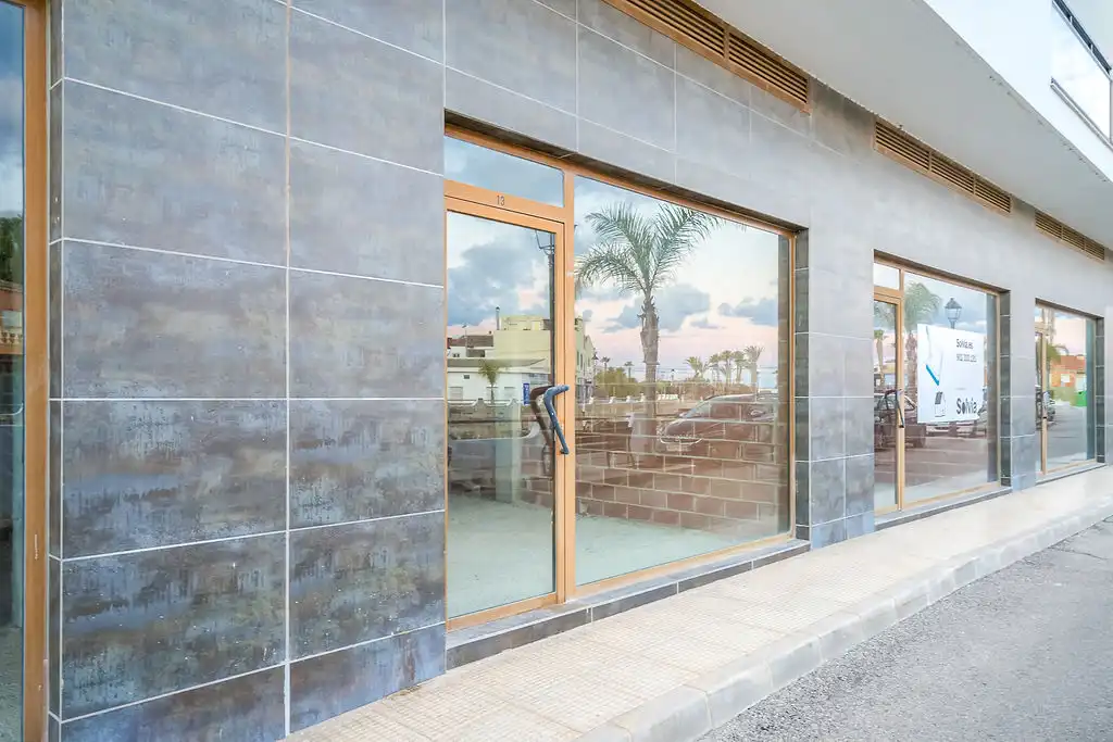 Locale commerciale in vendita a Av Corts Valencianes, imagen 7