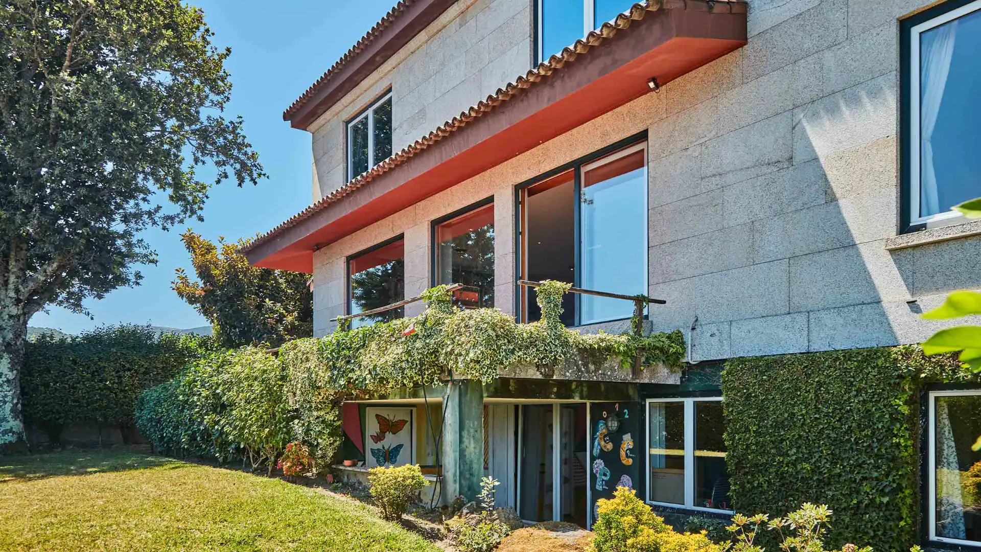 Vista exterior de Casa o xalet en venda en Baiona amb Calefacció, Jardí privat i Traster